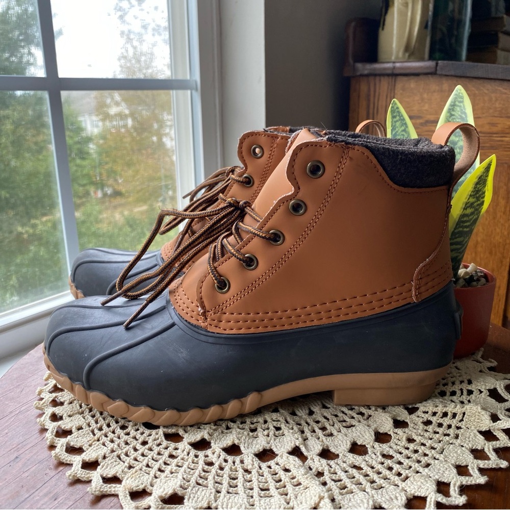 Lands’ End Duck Boots Men’s Size 7 Womans Size 8.5
